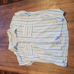 Womens- Size M Love Notes buttom up blouse with pockets. Super soft!